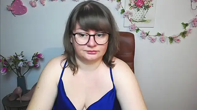 ZannaDreil online show from September 13, 2025, 6:08 pm