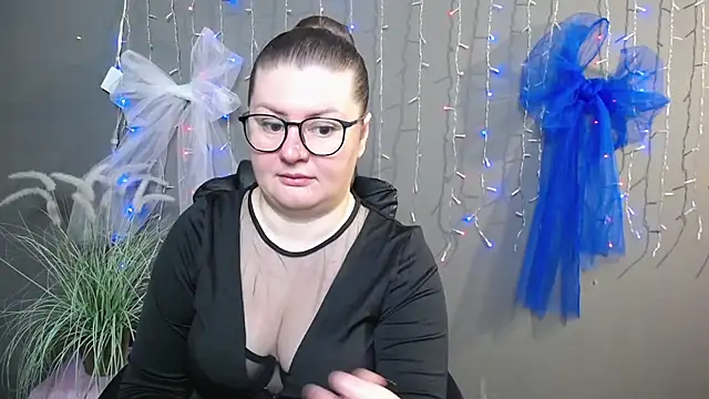 ZannaDreil online show from November 8, 2025, 7:12 pm