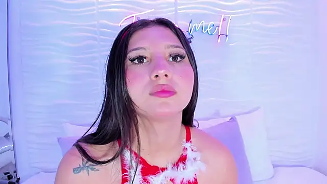 AvyMilton online show from December 28, 2024, 11:41 am