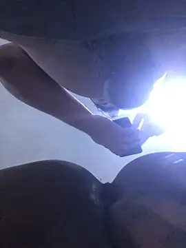 SINUECASTILLO online show from March 17, 2025, 10:49 pm