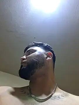 SINUECASTILLO online show from February 27, 2026, 9:26 pm