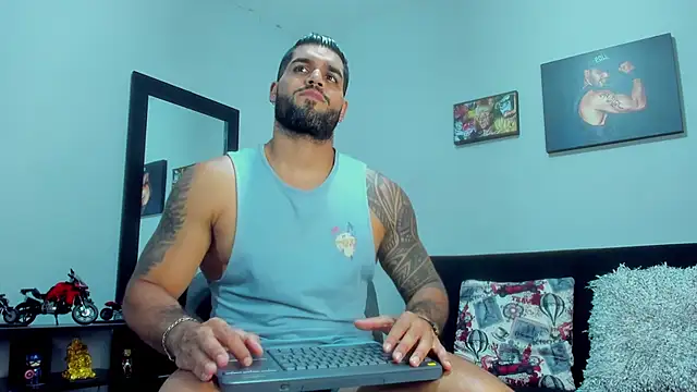 SamirHazard97 online show from February 19, 2025, 7:27 pm