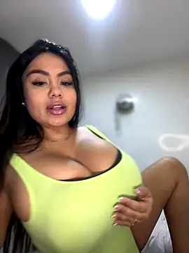 Snapshot of valeria2019hot chatting on December 5, 2024, 3:04 am valeria2019hot online show from December 5, 2024, 3:04 am