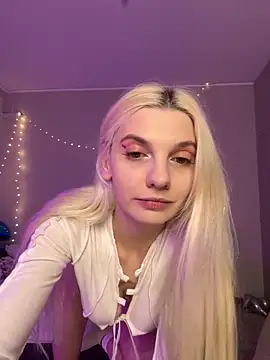 LoveLuna  online show from February 20, 2025, 7:41 pm