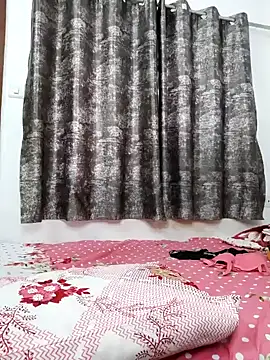 sanaya baby online show from February 3, 2025, 4:04 am