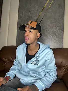 AaronCruz  online show from March 3, 2025, 1:20 pm