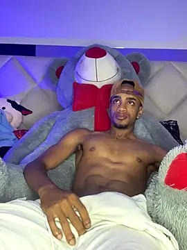 AaronCruz  online show from October 17, 2025, 4:26 am