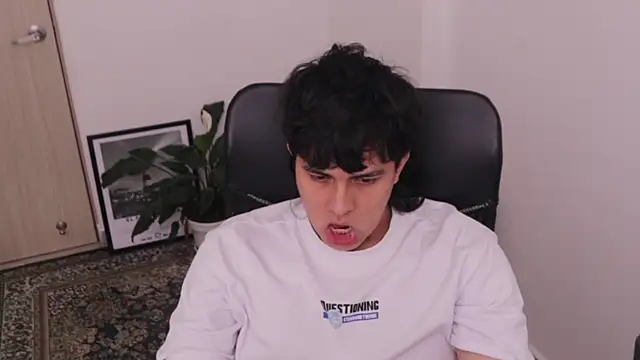 Tony Hoffa online show from April 19, 2026, 5:23 pm