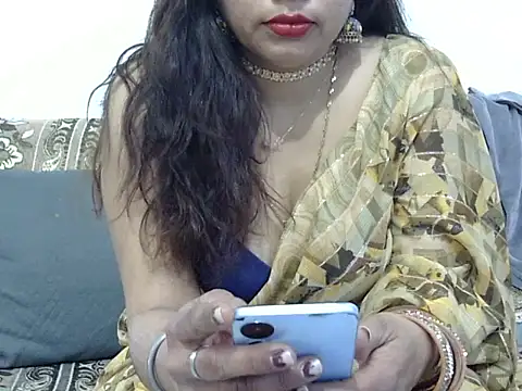 Snapshot of mishi_kaur chatting on January 26, 2025, 10:23 am mishi kaur online show from January 26, 2025, 10:23 am