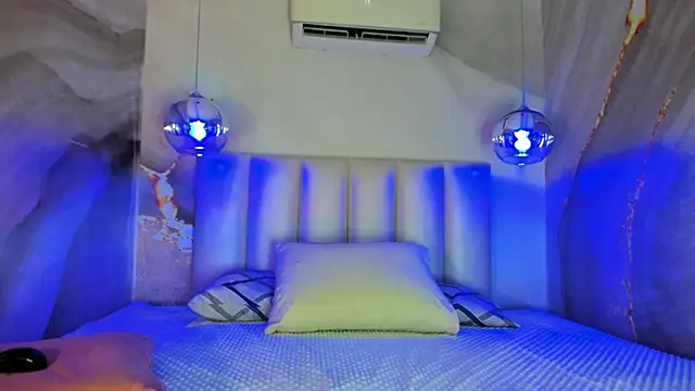 LottiCarter online show from April 16, 2026, 7:58 pm