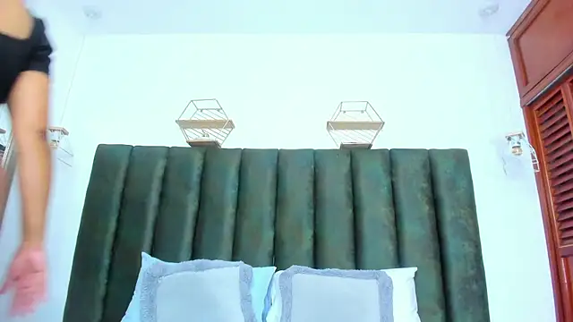 nahomygrey  online show from April 17, 2026, 8:12 pm