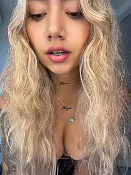 amanda-medrano1 online show from July 23, 2026, 2:59 pm