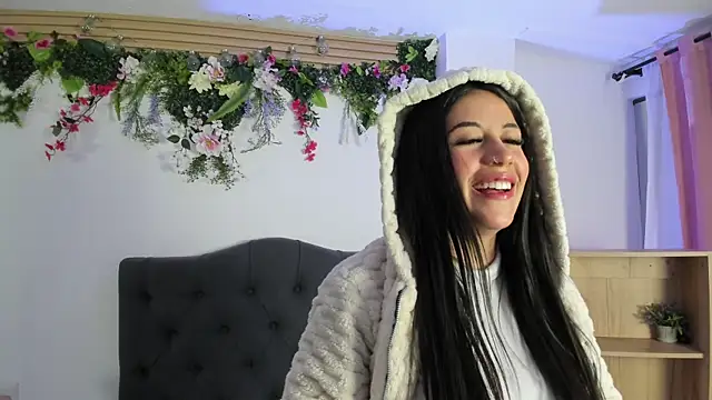 JulessCornett online show from January 6, 2025, 10:02 am