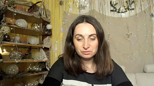 Snapshot of AskMeStandUp chatting on February 10, 2026, 11:09 pm AskMeStandUp online show from February 10, 2026, 11:09 pm