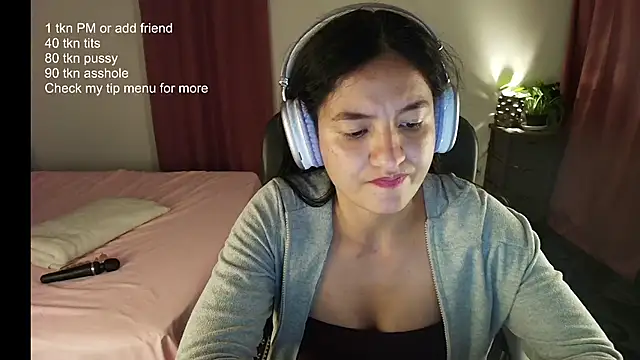 Snapshot of ChloeSanchezx chatting on February 19, 2026, 12:06 am ChloeSanchezx online show from February 19, 2026, 12:06 am