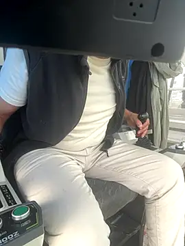 zilzop online show from December 2, 2025, 11:48 am