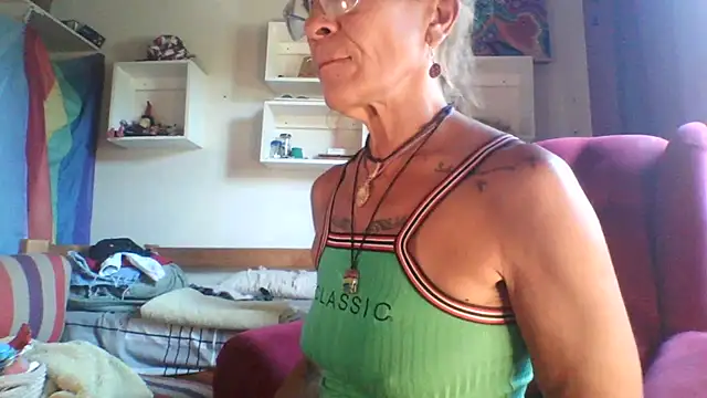 Snapshot of sabinytahot chatting on December 28, 2024, 1:28 pm sabinytahot online show from December 28, 2024, 1:28 pm