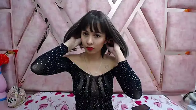 Paris Petit online show from April 19, 2026, 3:28 am