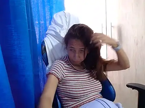 Snapshot of Erotic_latina chatting on February 28, 2025, 10:17 pm Erotic latina online show from February 28, 2025, 10:17 pm