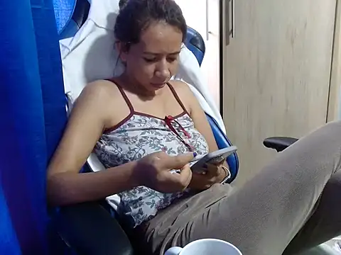 Snapshot of Erotic_latina chatting on March 4, 2025, 12:44 pm Erotic latina online show from March 4, 2025, 12:44 pm