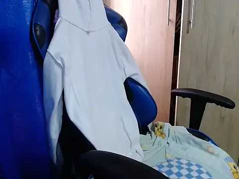 Snapshot of Erotic_latina chatting on March 4, 2025, 10:38 pm Erotic latina online show from March 4, 2025, 10:38 pm