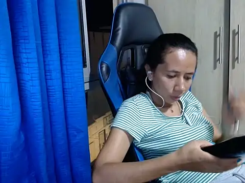 Snapshot of Erotic_latina chatting on September 24, 2025, 1:20 am Erotic latina online show from September 24, 2025, 1:20 am