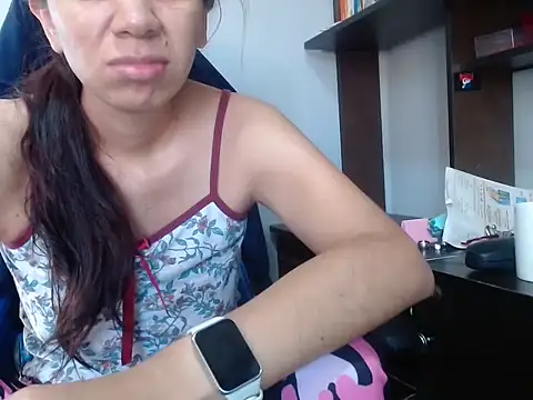 Snapshot of Erotic_latina chatting on November 18, 2025, 12:20 pm Erotic latina online show from November 18, 2025, 12:20 pm