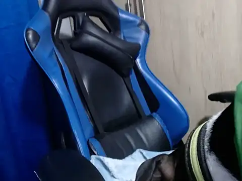 Snapshot of Erotic_latina chatting on December 1, 2025, 1:21 am Erotic latina online show from December 1, 2025, 1:21 am