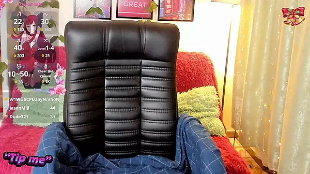 KarambaMoon online show from December 4, 2024, 10:51 pm