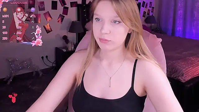 KarambaMoon online show from April 22, 2026, 8:10 pm