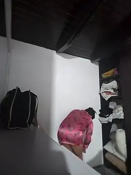 kimCosseyy online show from April 20, 2026, 2:03 am