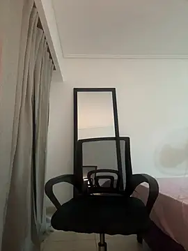 Snapshot of Yerucita chatting on May 18, 2026, 2:51 am Yerucita online show from May 18, 2026, 2:51 am