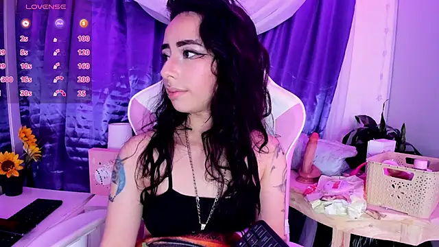 hanna  azumi online show from January 15, 2025, 6:54 am