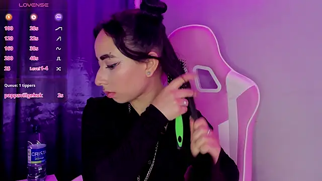 hanna  azumi online show from January 25, 2025, 9:47 am