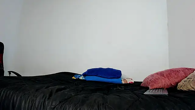 edwin mosquera1 online show from April 2, 2026, 8:28 pm