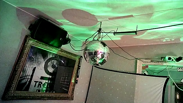 Snapshot of pillepallex84x chatting on October 30, 2025, 9:15 pm pillepallex84x online show from October 30, 2025, 9:15 pm