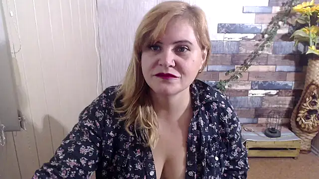 DaniellaKiss online show from September 21, 2025, 8:05 am