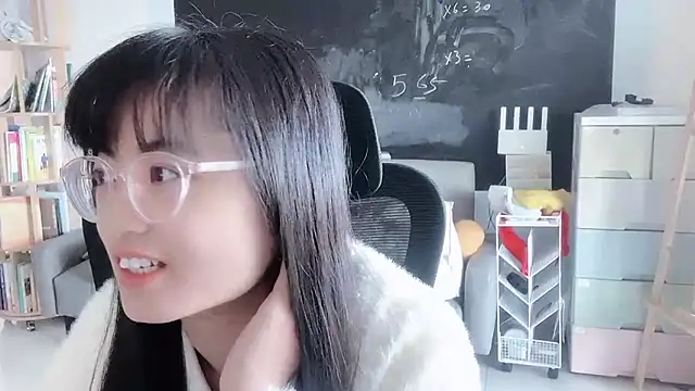 Honey-cici online show from December 15, 2025, 8:40 am