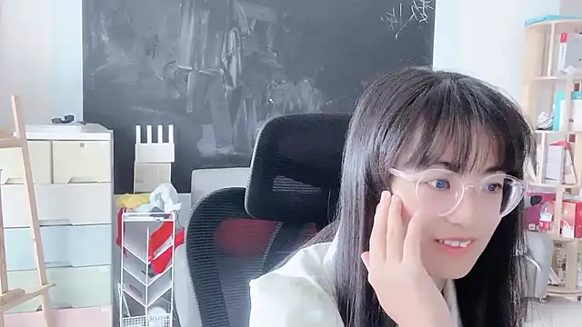 Honey-cici online show from December 22, 2025, 3:03 am