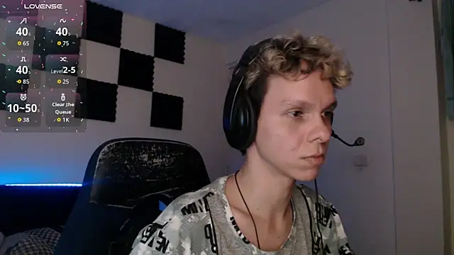 bryamado69 online show from October 23, 2025, 2:22 am