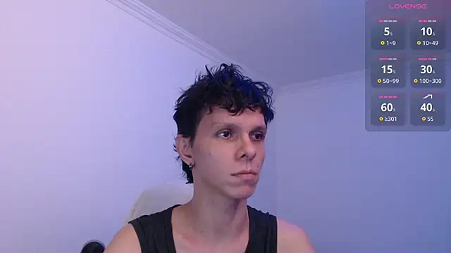 bryamado69 online show from April 18, 2026, 12:36 am