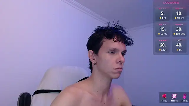 bryamado69 online show from April 19, 2026, 4:56 am