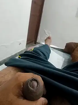 Gururonny07 online show from March 3, 2026, 12:39 am