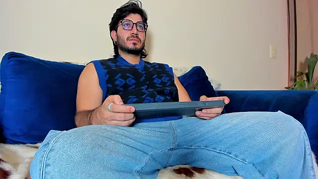 Snapshot of Ackerman_Eren_ chatting on January 31, 2025, 6:25 pm Ackerman Eren  online show from January 31, 2025, 6:25 pm