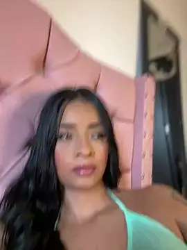 Laura fernandezII online show from March 4, 2025, 3:26 pm