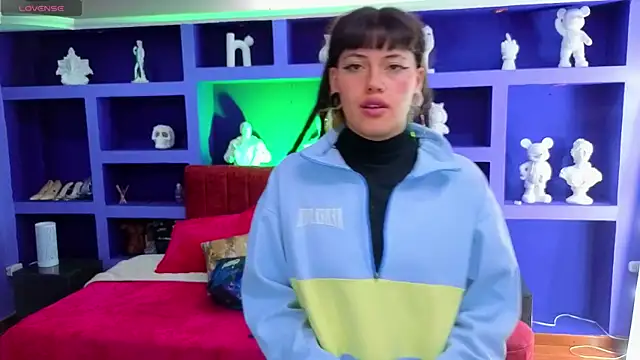  sharlotte777 online show from October 13, 2025, 2:06 pm