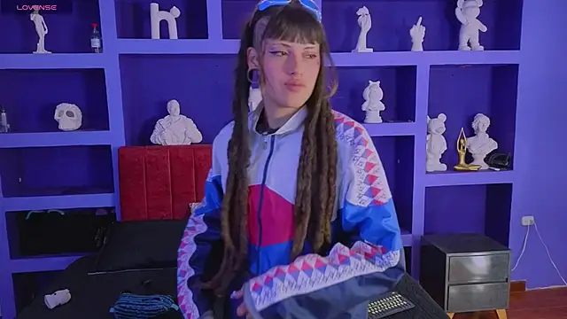  sharlotte777 online show from April 19, 2026, 12:26 pm