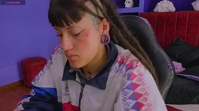  sharlotte777 online show from April 19, 2026, 6:10 pm