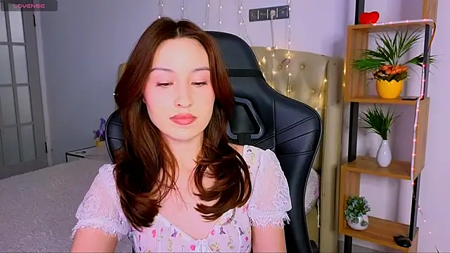 Ann  Cute online show from March 19, 2025, 8:55 am