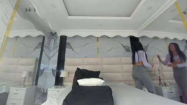 Snapshot of Princess_Violett chatting on September 8, 2025, 2:27 pm Princess Violett online show from September 8, 2025, 2:27 pm